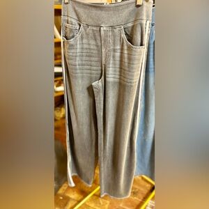 Halara Stretch Denim Look Pull On Jeans Gray Wash Size M